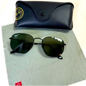 These metal frame features an irregular shape and a sleek black finish Noreturns